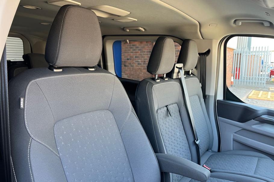 Used Ford TOURNEO CUSTOM WN26TTZ 31