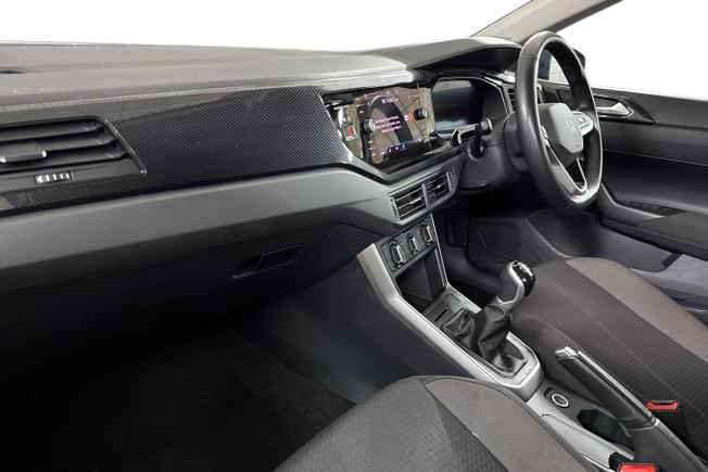 VOLKSWAGEN Polo Photo 2