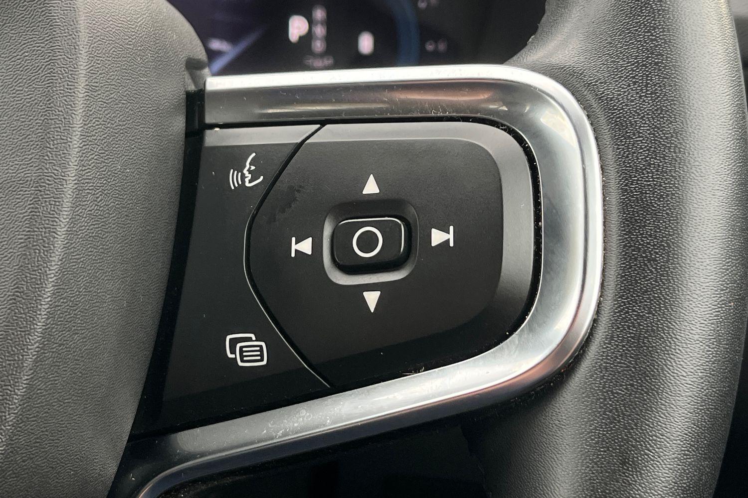 Volvo XC40 Photo 32