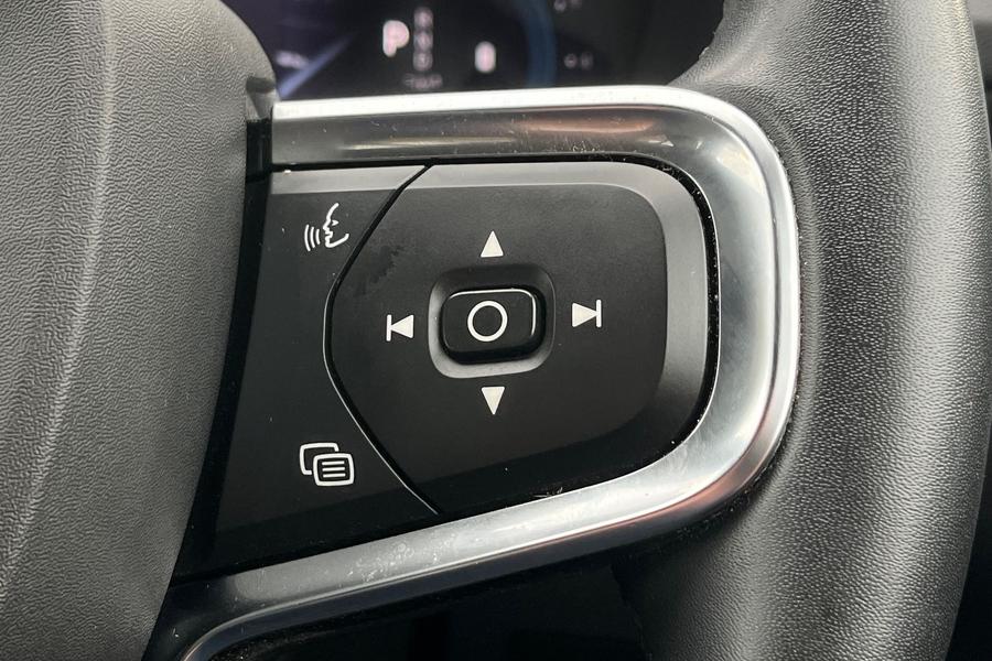 Volvo XC40 Photo autoimg-9fee490c1e9f6c058f1b36f2be3b0b37bef698dc.jpg