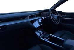 Audi e-tron Photo 2