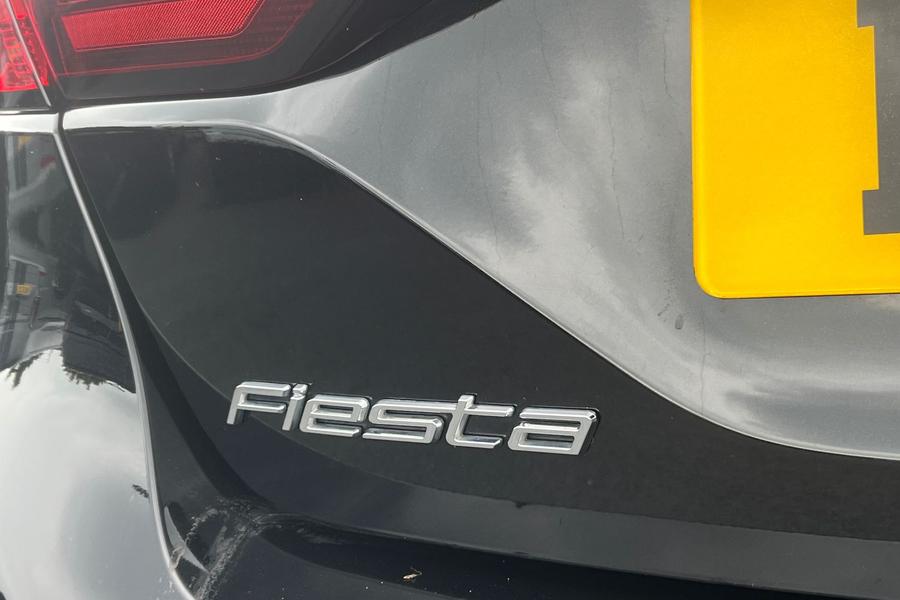 Ford FIESTA Photo autoimg-9ff6c74f4300d7933373109e23d9a70b7cf1d461.jpg