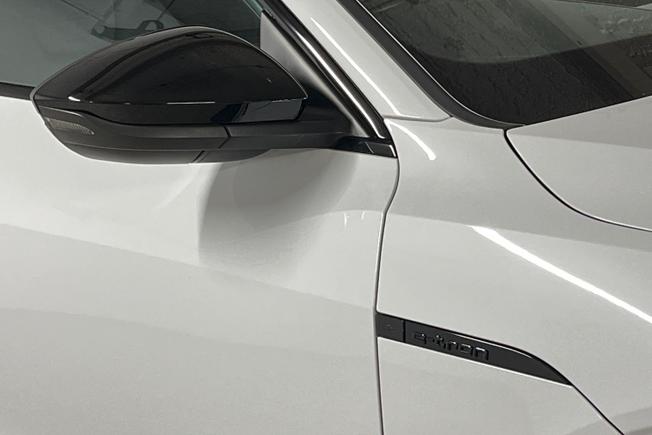 AUDI Q8 E-Tron Photo 20