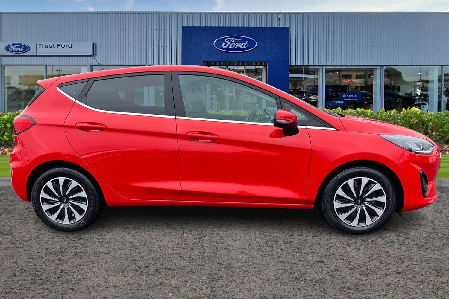Ford Fiesta Photo 2