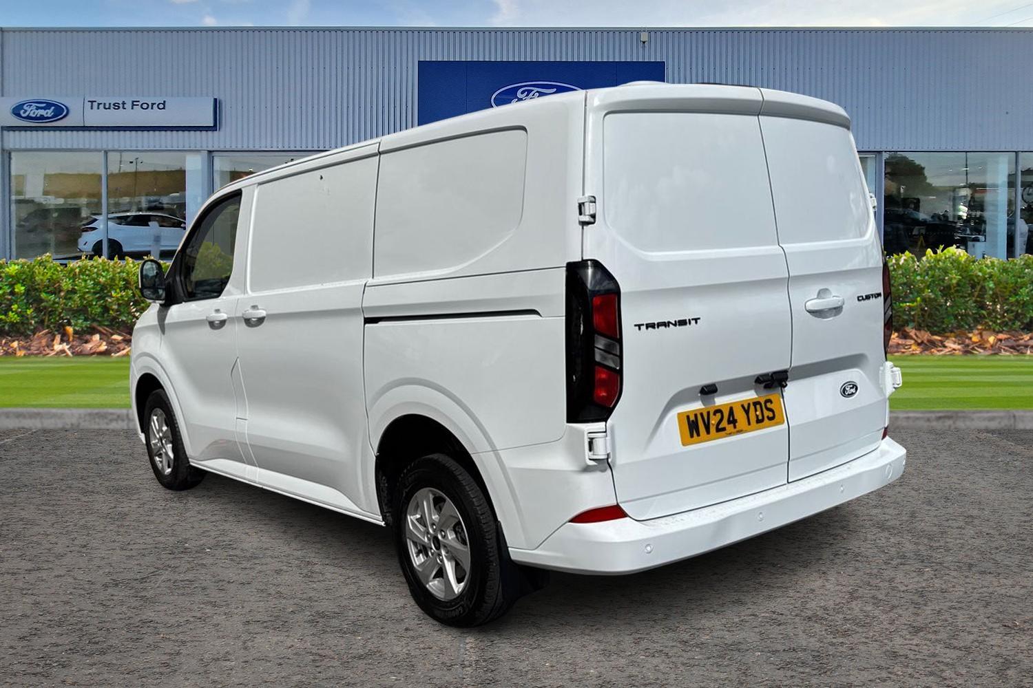Ford TRANSIT CUSTOM Photo 1