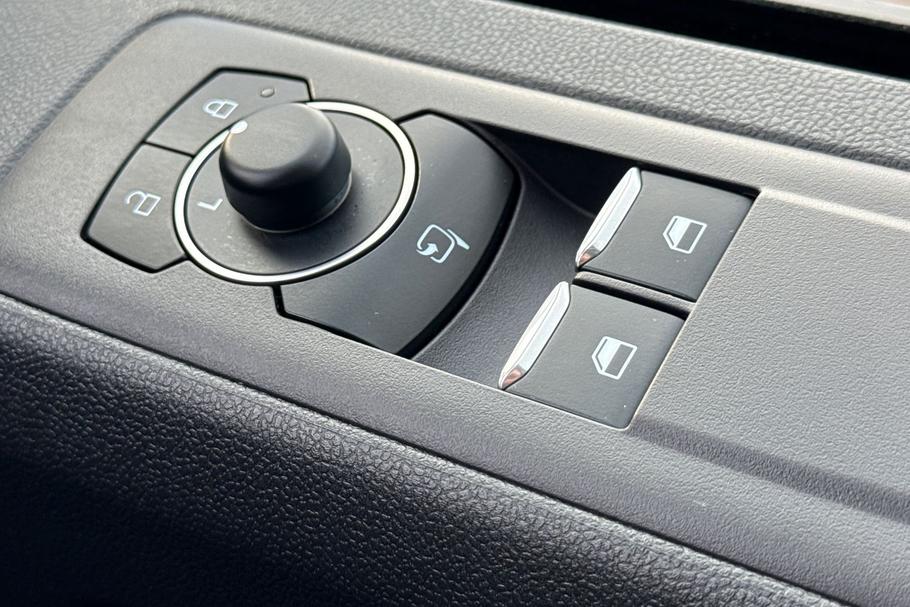 Used FORD TRANSIT CUSTOM SG75AVV 29