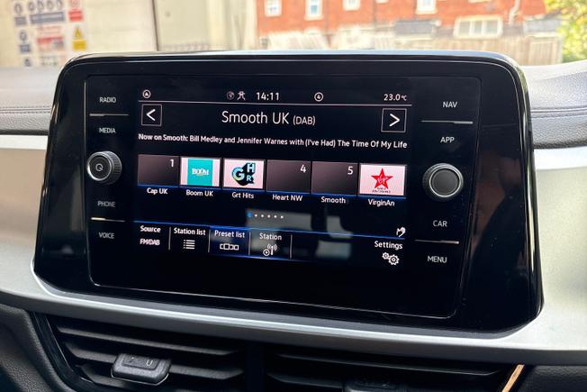 VOLKSWAGEN T-Roc Photo 13
