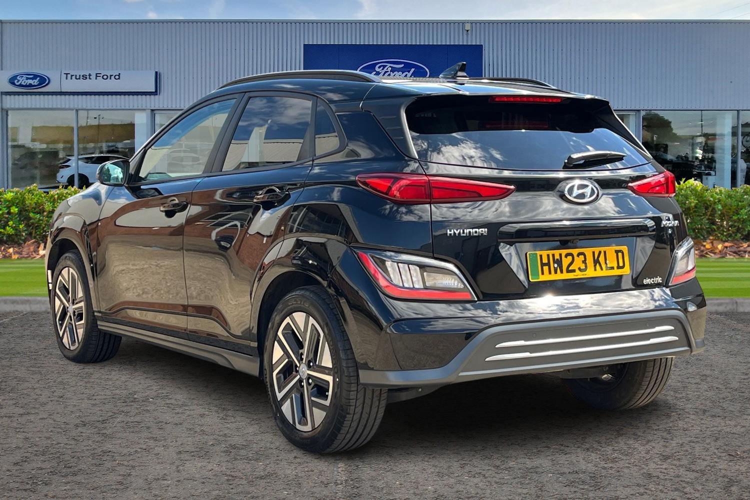 Hyundai KONA Photo 1