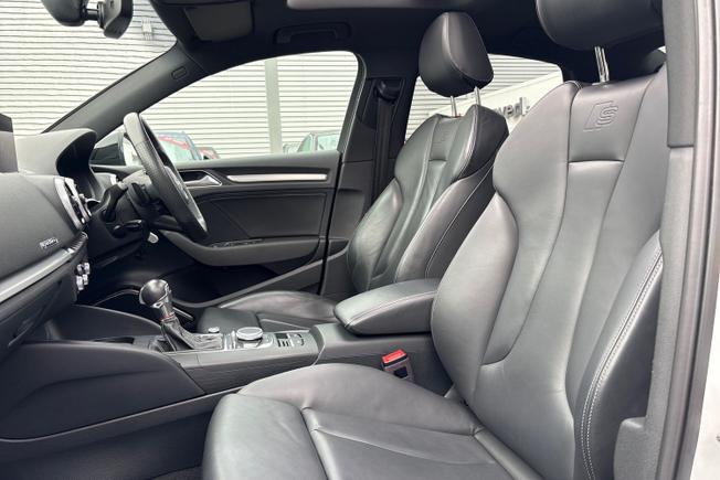 Audi S3 Photo 44