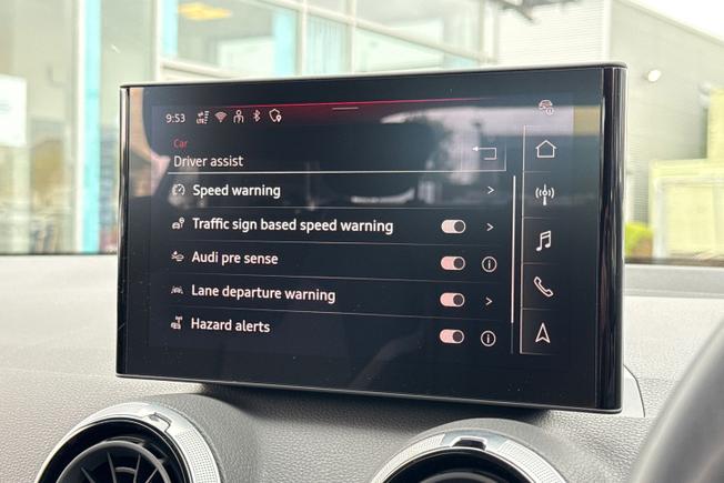 Audi Q2 Photo 30