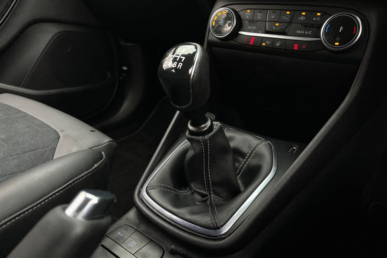 Ford Fiesta Photo 32