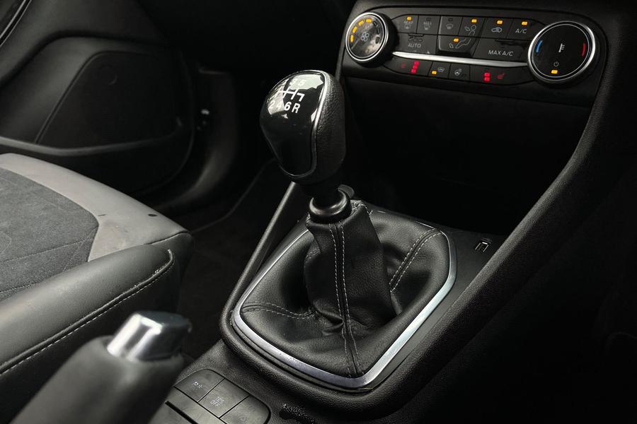 Ford Fiesta Photo autoimg-a013818bb86c5d9099afe68d3ed6e06d13e26434.jpg