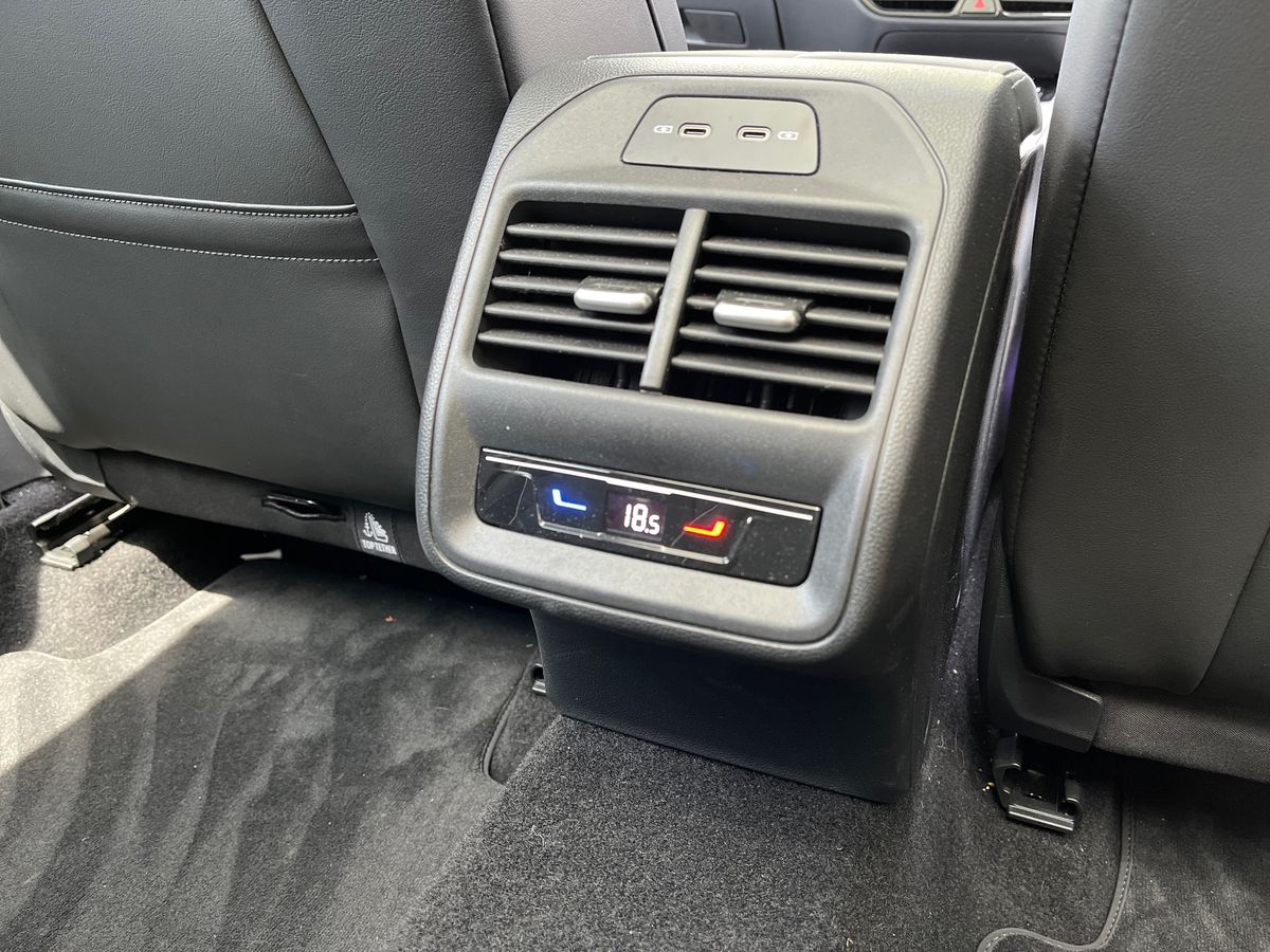 Volkswagen Passat Photo autoimg-a0163a02ae36a8bad1a601abf08292c6672e7152.jpg