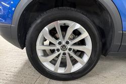 Volkswagen T-Roc Photo 5
