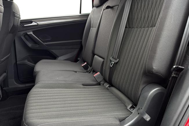 VOLKSWAGEN Tiguan Allspace Photo 9
