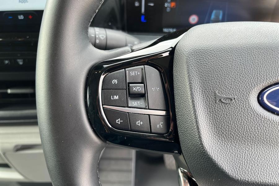 Ford E-Transit Custom Photo autoimg-a024ebf7677feddeb6574345dd1f7a96fc55ae13.jpg
