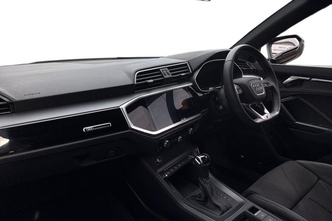 AUDI Q3 Photo 2
