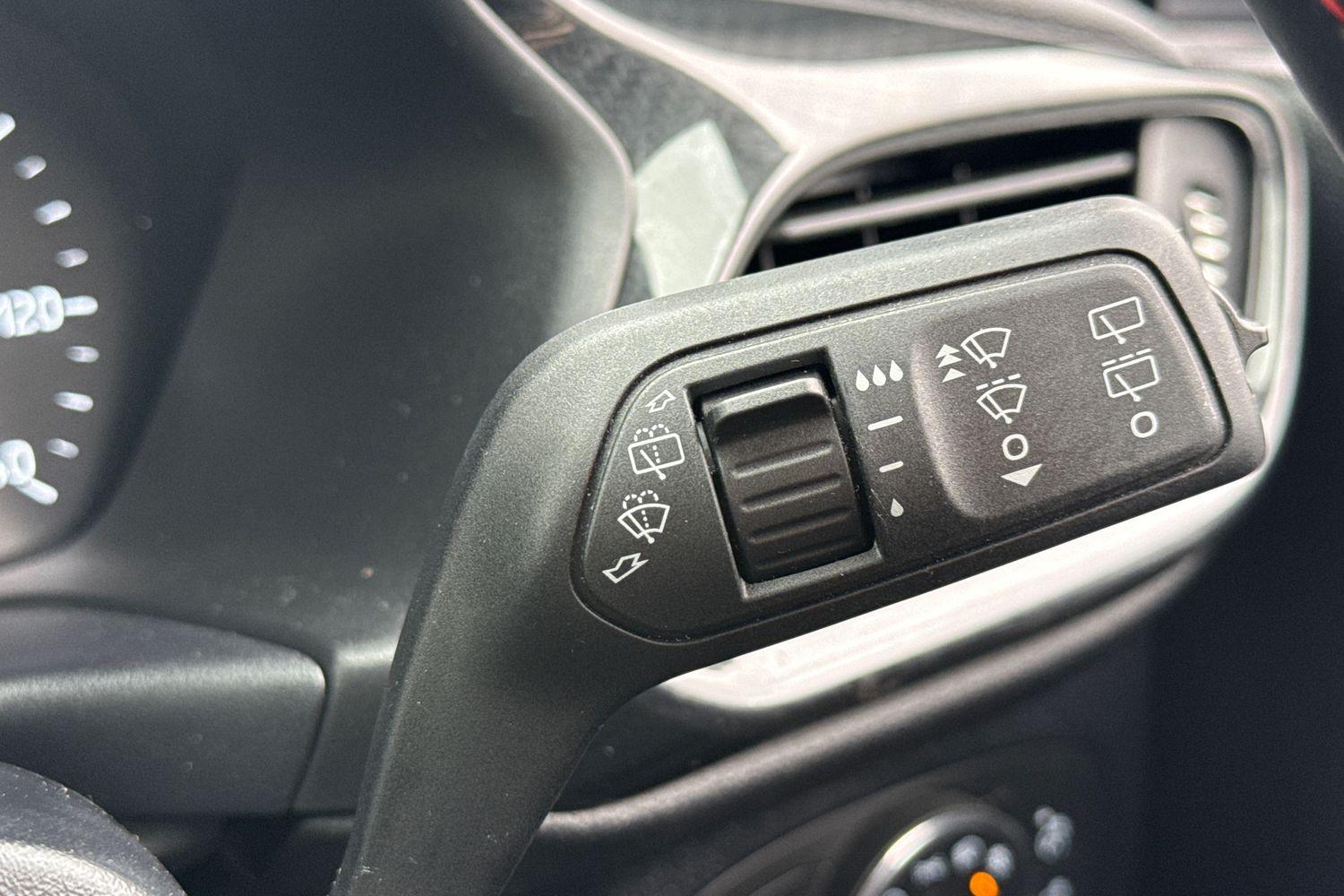Ford FIESTA Photo 14