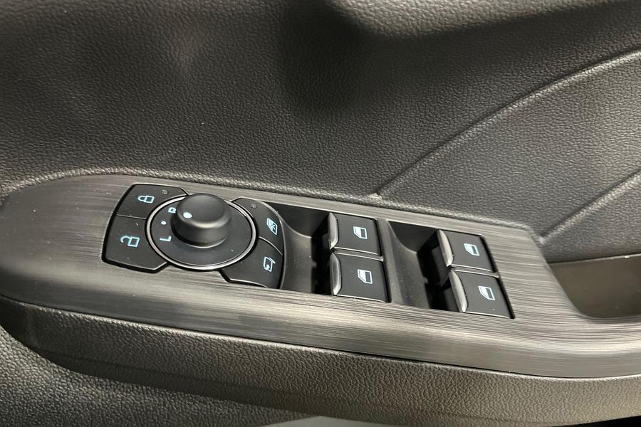 Ford Kuga Photo autoimg-a03141c2d99f4fc21871bd50eecd3c959dc04e96.jpg