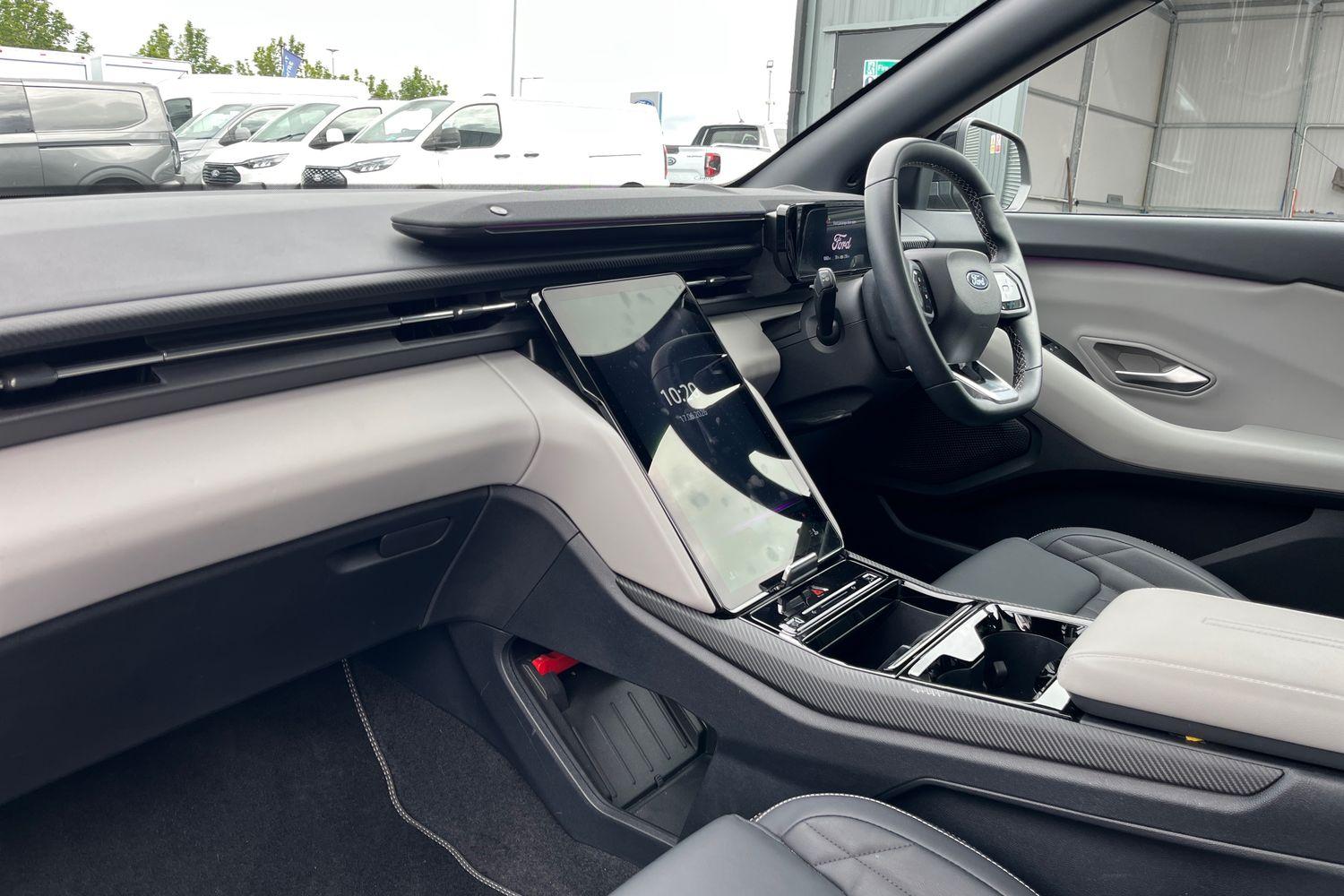 Ford Explorer Photo 17