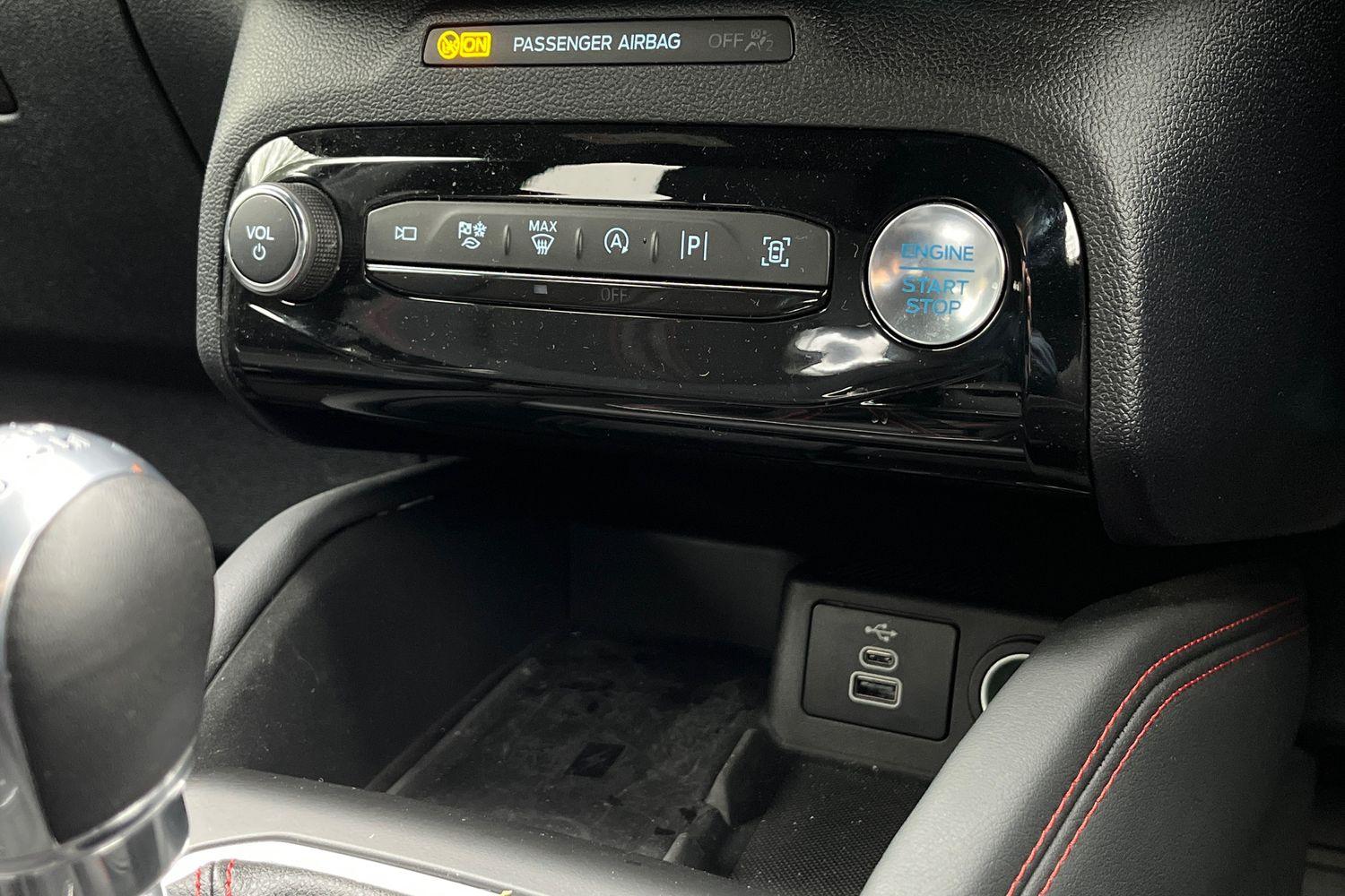 Ford Kuga Photo 32