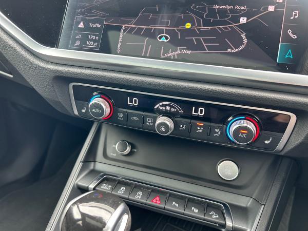 Audi Q3 Photo autoimg-a0472ba3044875cffaee3f4eb21662c8f7c9247e.jpg