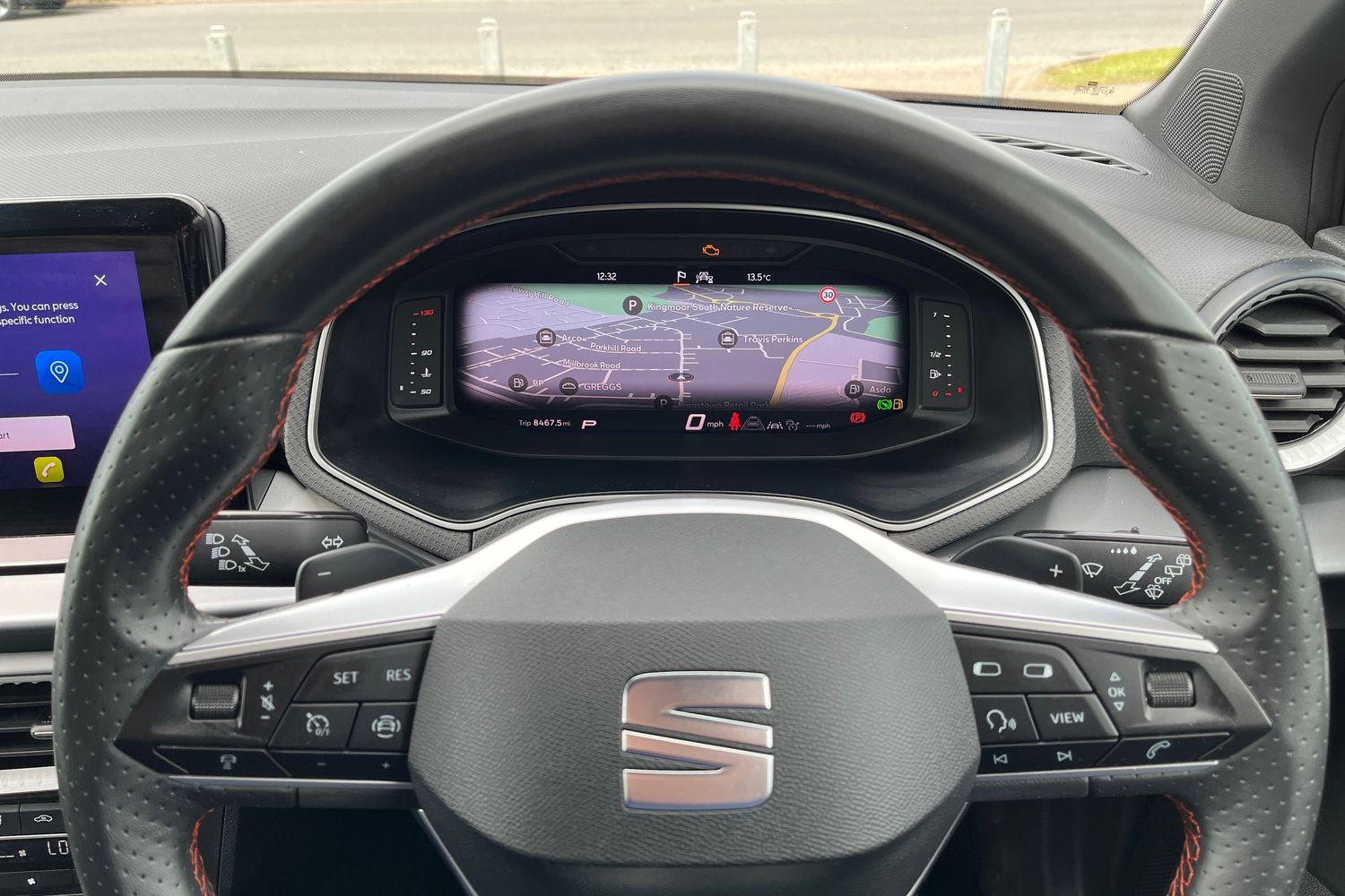 SEAT ARONA Photo 11