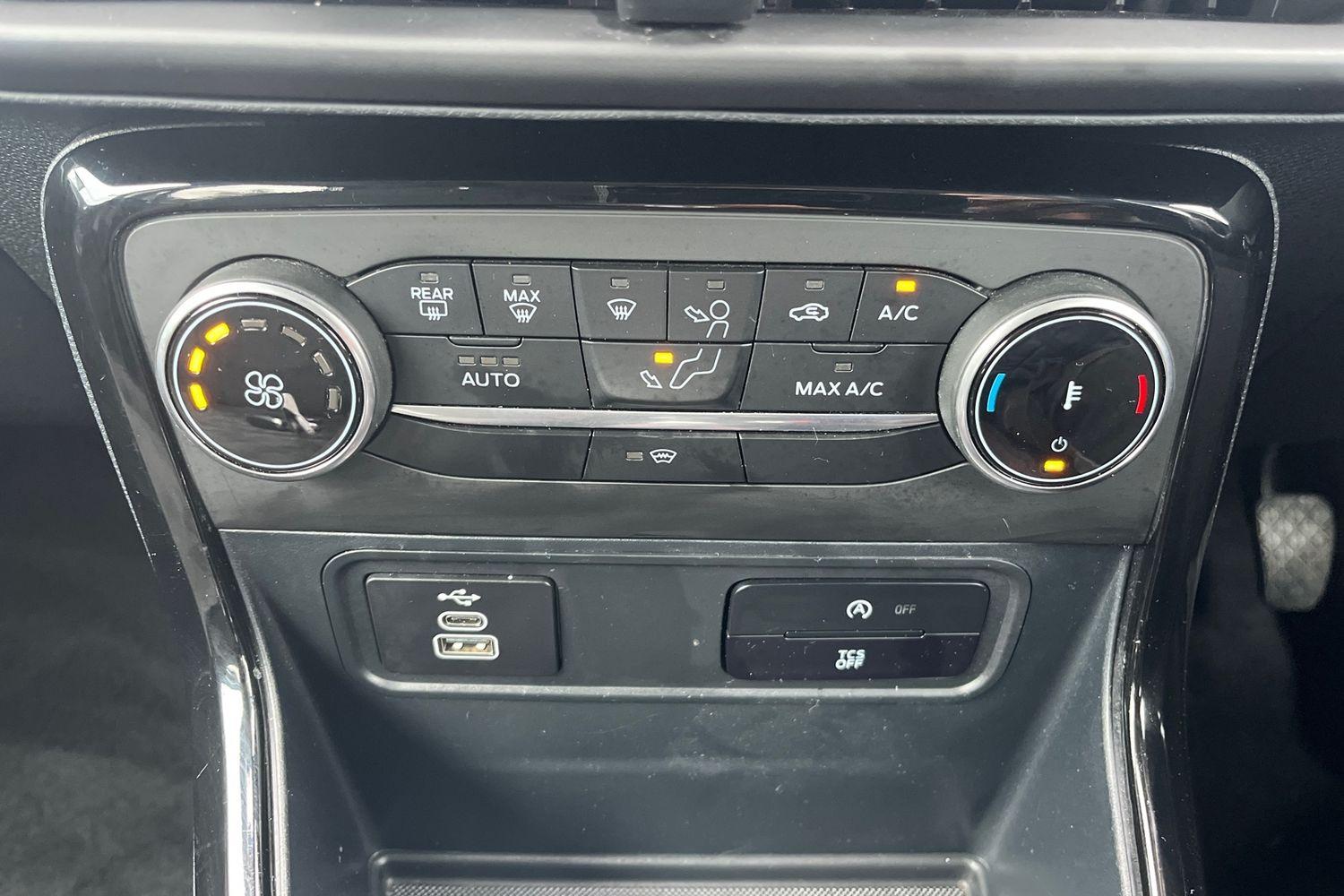 Ford EcoSport Photo 25