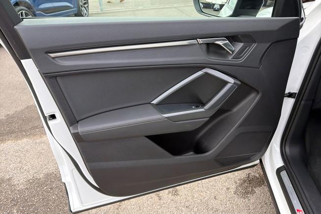 Audi Q3 Photo 39