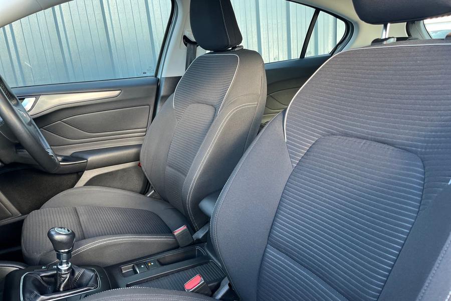 Ford FOCUS Photo autoimg-a04decacc09f87ccf2a3b6d0ab520768c44312b7.jpg