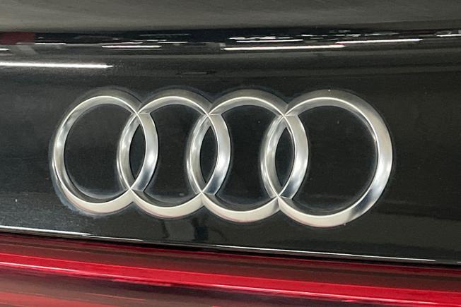 AUDI e-tron Photo 34