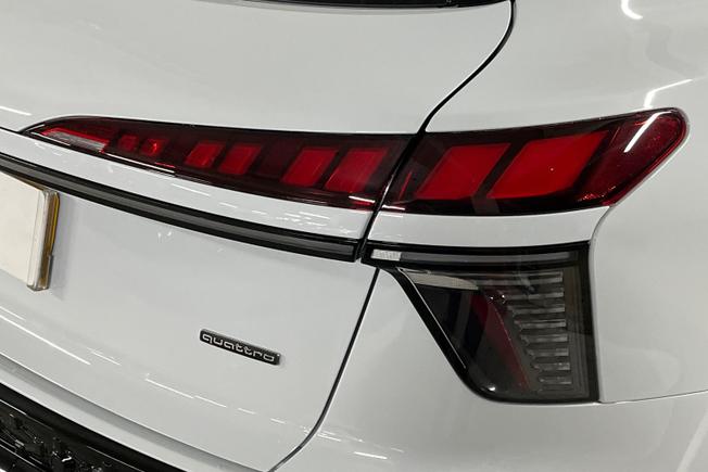 AUDI Q3 Photo 18
