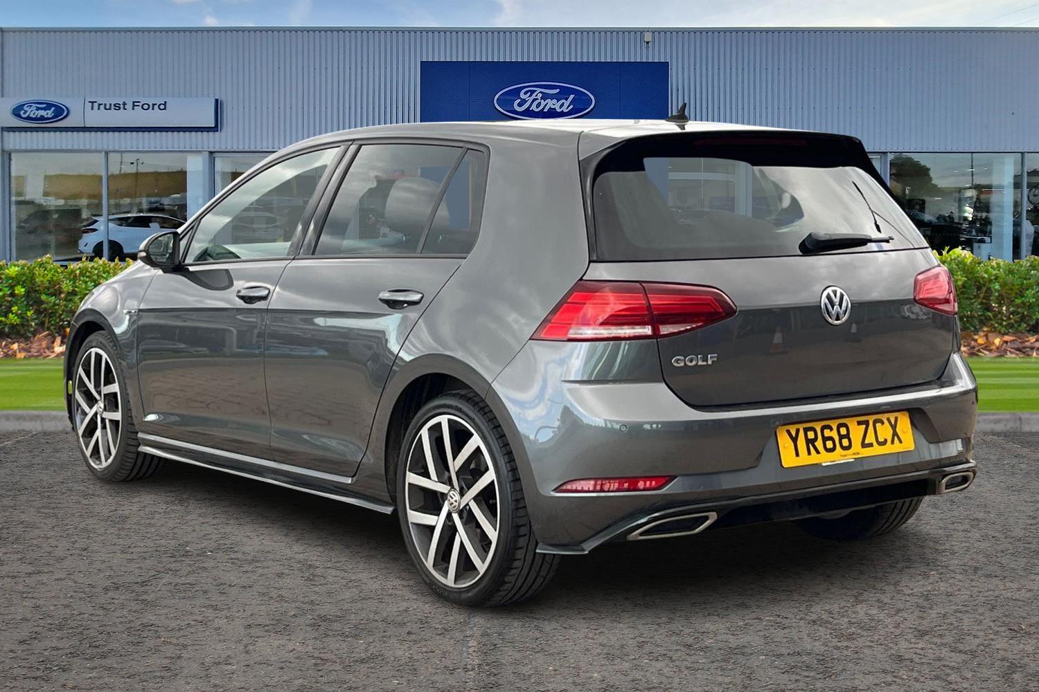 Volkswagen GOLF Photo 1