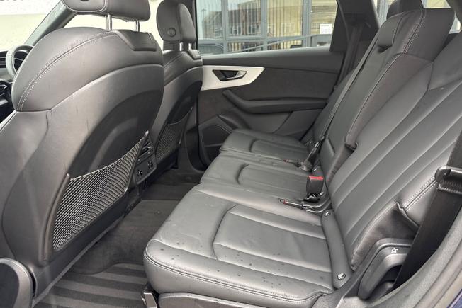 AUDI Q7 Photo 41