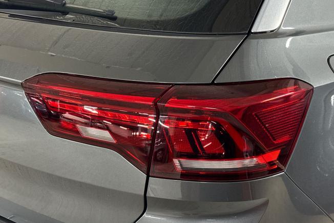 VOLKSWAGEN T-Roc Photo 18