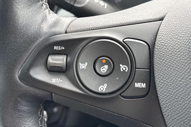 VAUXHALL Corsa Photo 16