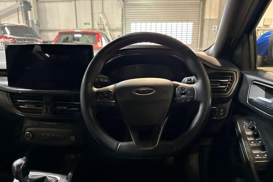 Ford FOCUS Photo autoimg-a0567e60445b264c25114d925cec9504935411a1.jpg