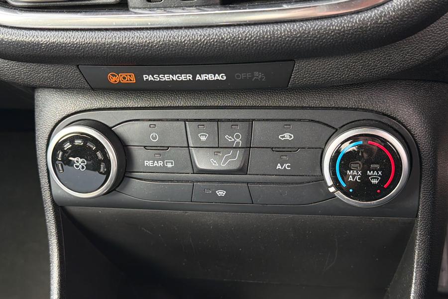 Ford FIESTA Photo autoimg-a059b469659a58d59022bbe908ce4c2255ddf4f1.jpg