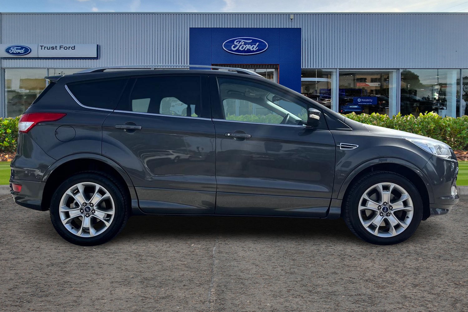 Ford KUGA Photo 2