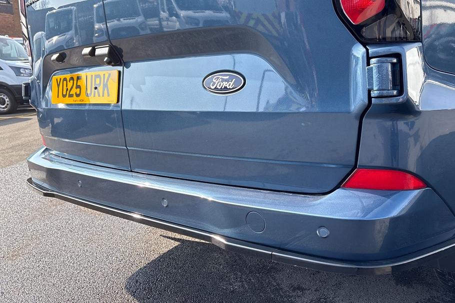 Used Ford TRANSIT CUSTOM YO25URK 38