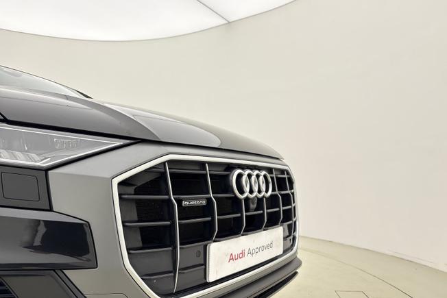 AUDI Q8 Photo 22