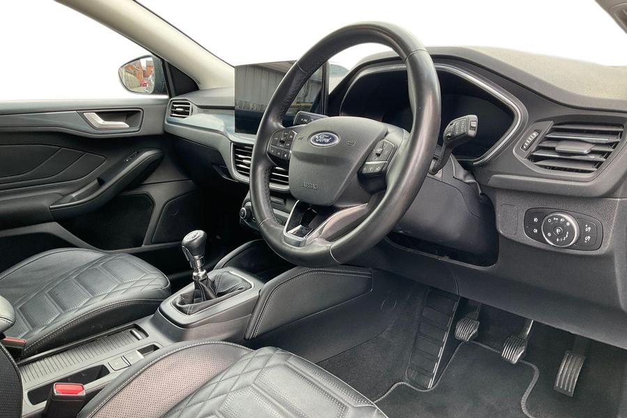Ford FOCUS Photo autoimg-a0707922ef55e4e8a651b357f4ed5e8639a9f523.jpg