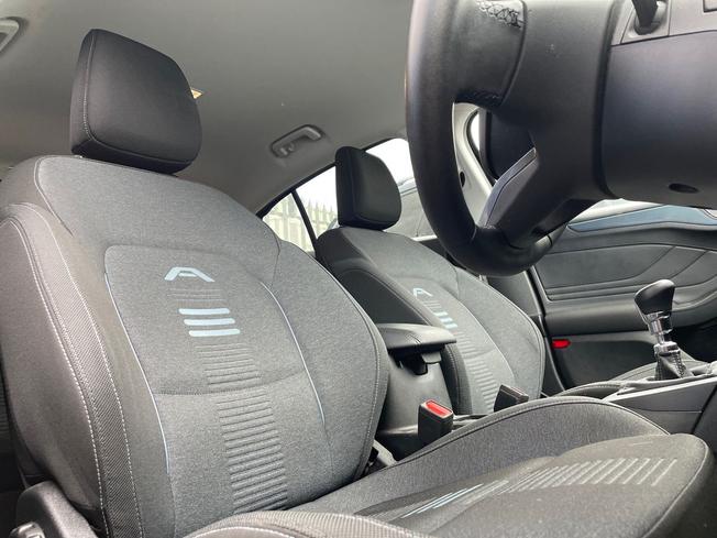 Ford Focus Photo 35