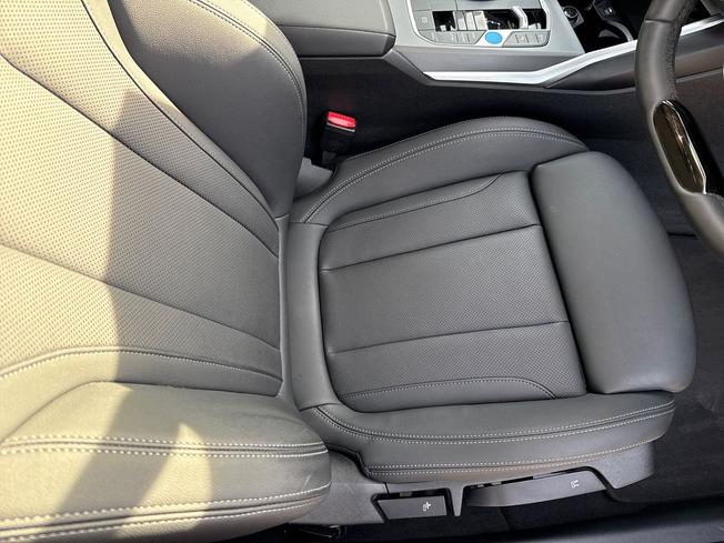 BMW I4 Photo 36