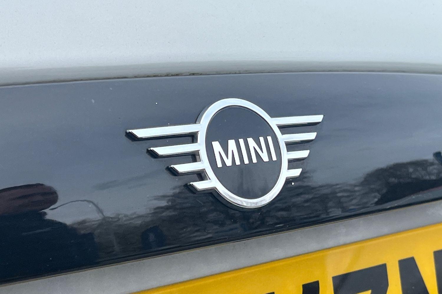 MINI HATCHBACK Photo 25
