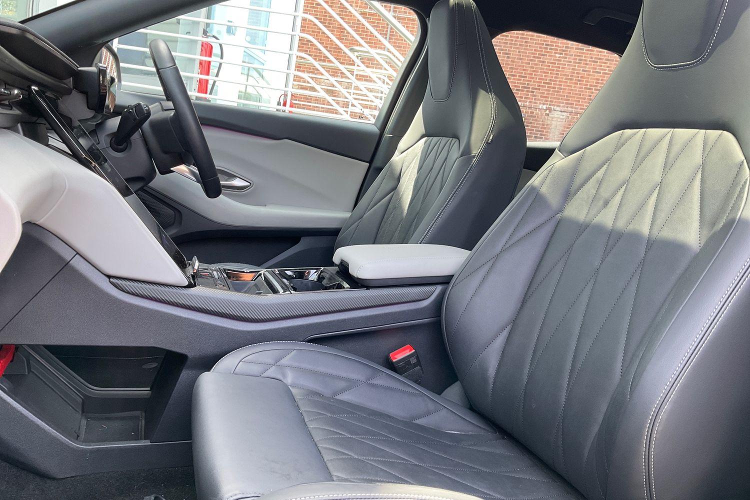 Ford Explorer Photo 18