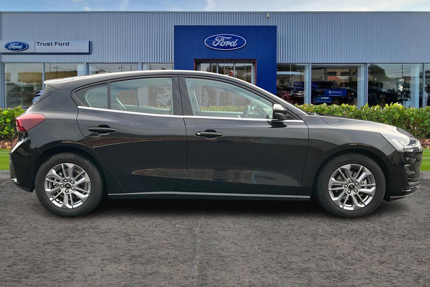 Ford Focus Photo 2