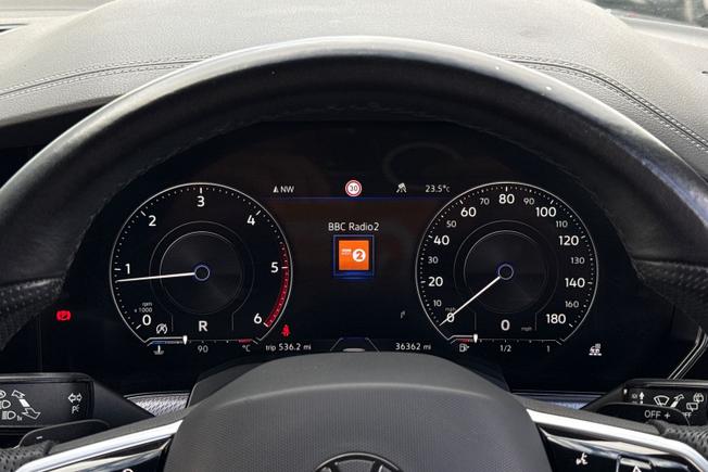 VOLKSWAGEN Touareg Photo 37