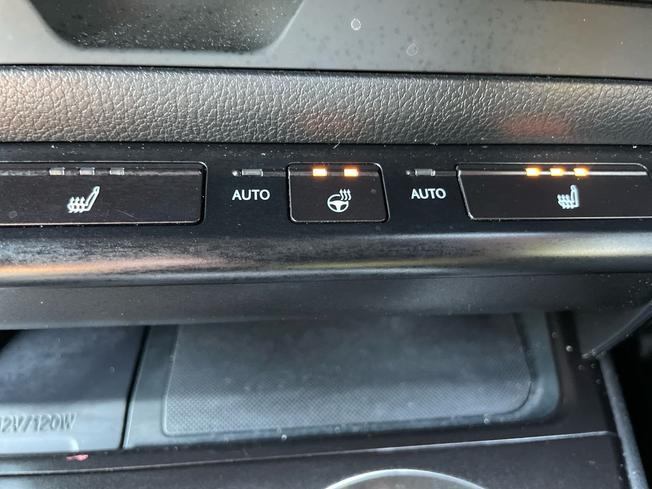 LEXUS UX Photo 38