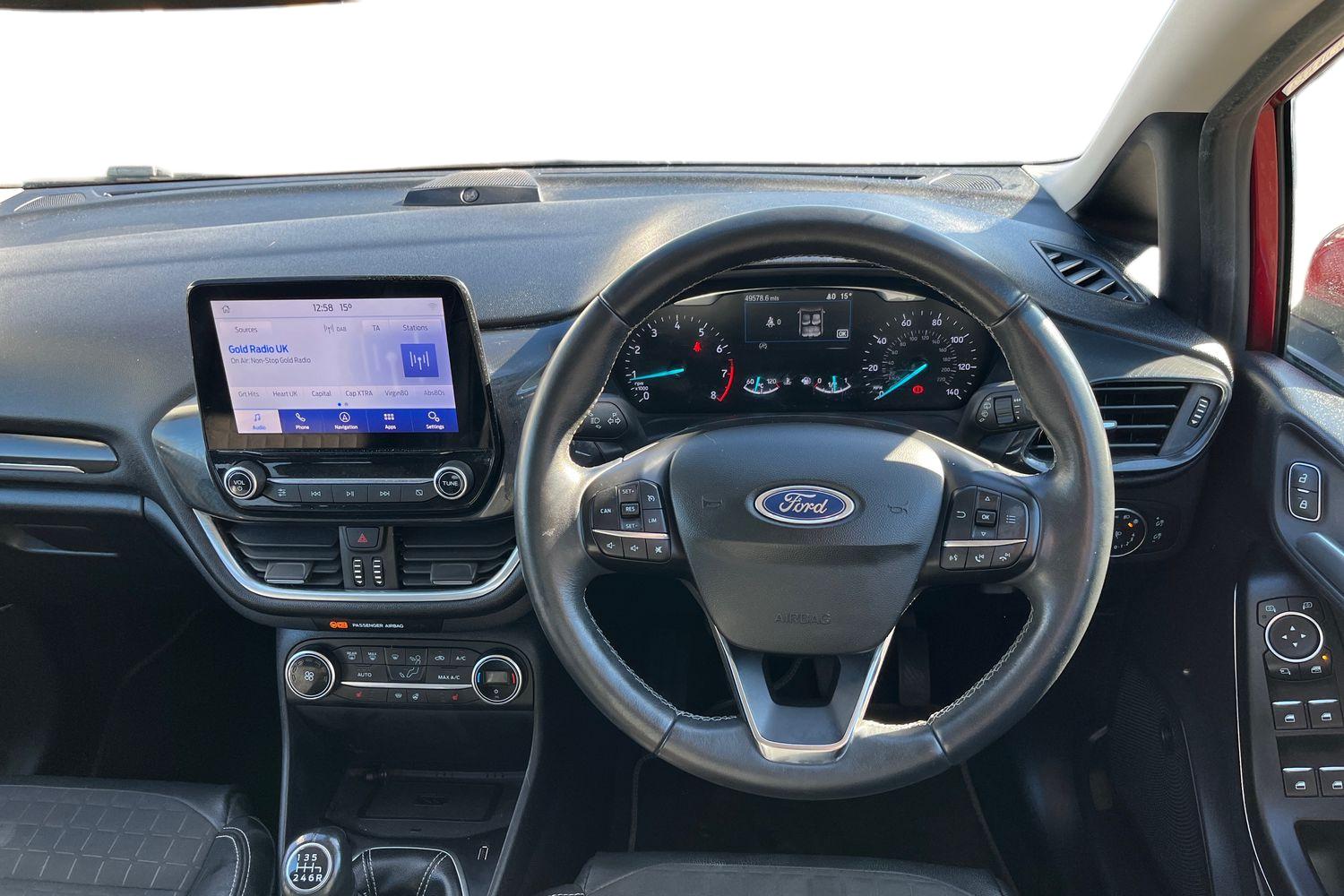 Ford FIESTA Photo 10